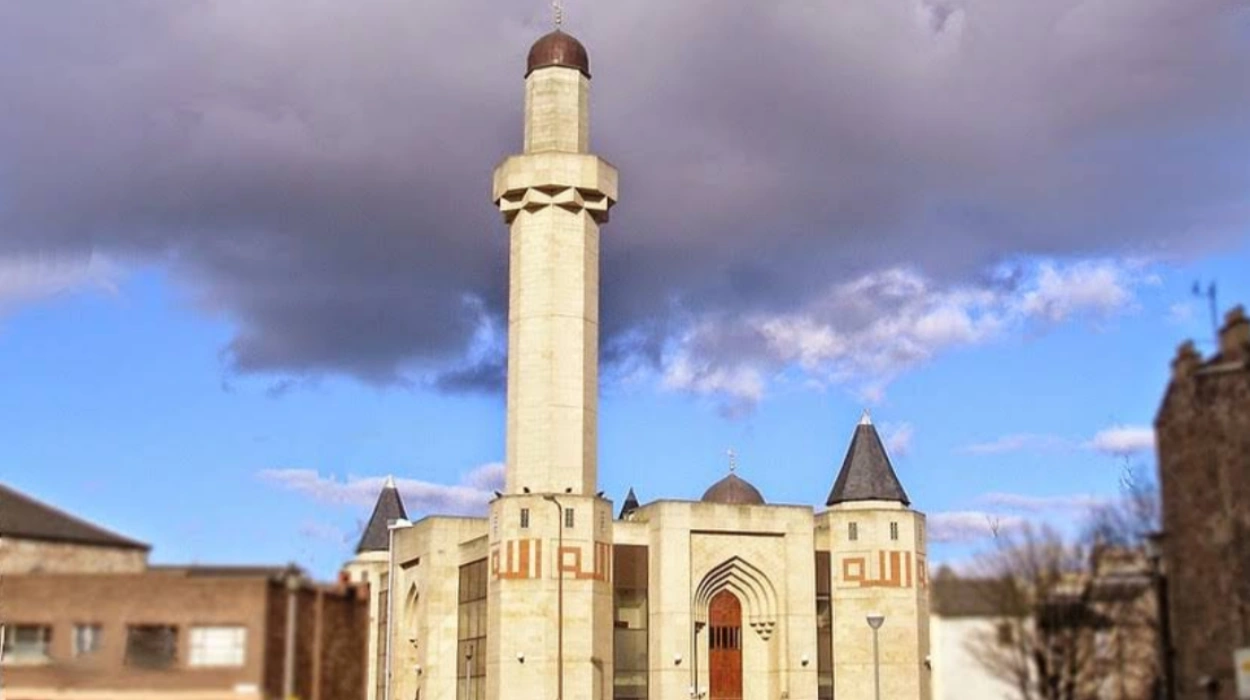 Probe launched after hate graffiti at Edinburgh mosque