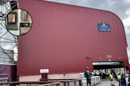 Hearts FC Hip Flask Gift Set with Enamel Badge Edinburgh 2026