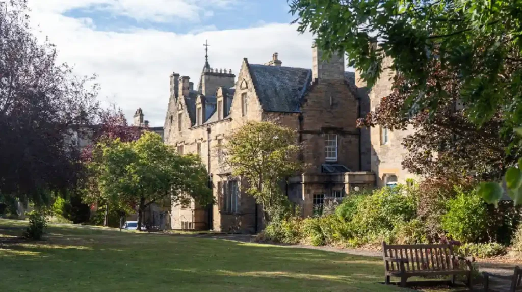 What is the Structure and Performance of the Edinburgh School System