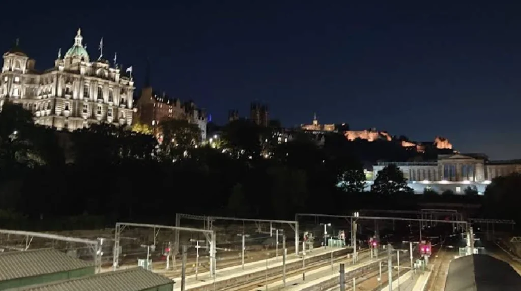 What Is the Best Way to Experience the Edinburgh Central Youth Hostel