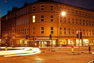 What Is the Best Way to Experience the Edinburgh Central Youth Hostel
