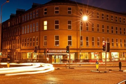 What Is the Best Way to Experience the Edinburgh Central Youth Hostel