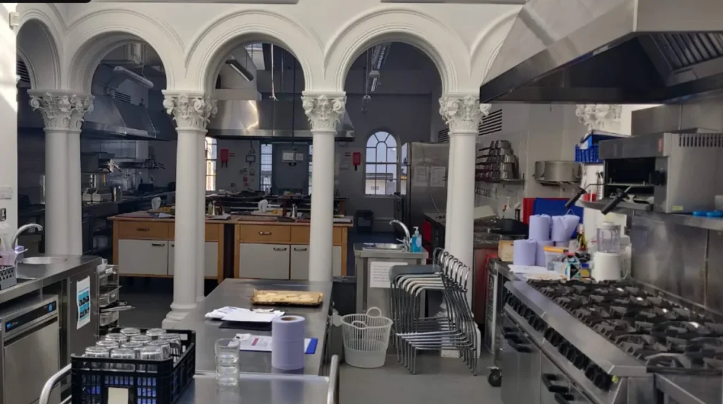 What Is the Historic Origin of the Edinburgh Culinary Landscape