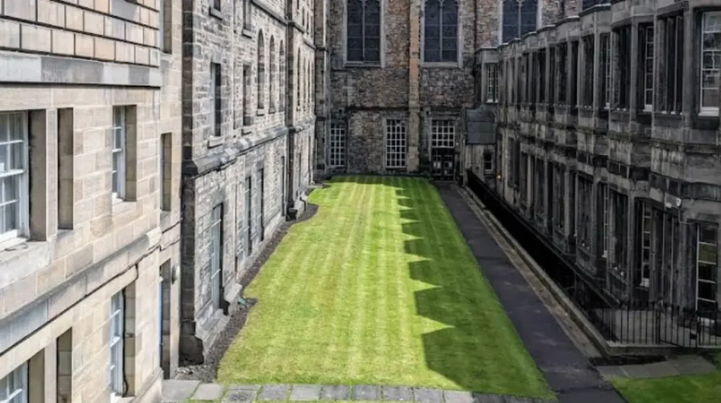 What Are the Best Free Things to Do in Edinburgh for a Historic Experience
