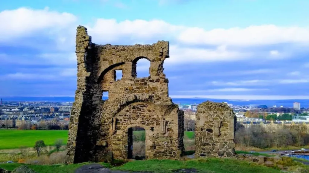 What Are the Best Free Things to Do in Edinburgh for a Historic Experience