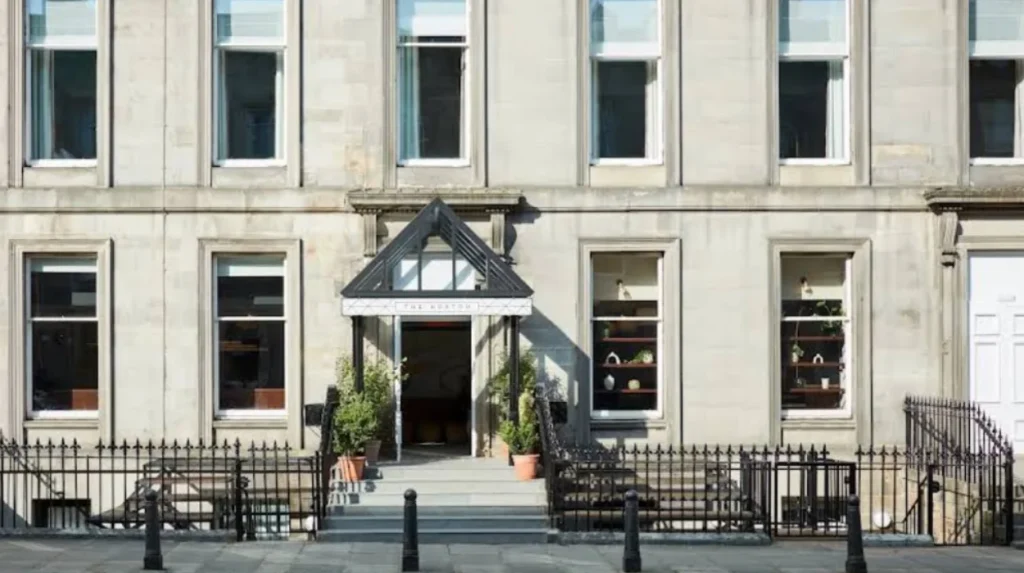 What are the Best Dog Friendly Hotels in Edinburgh Scotland