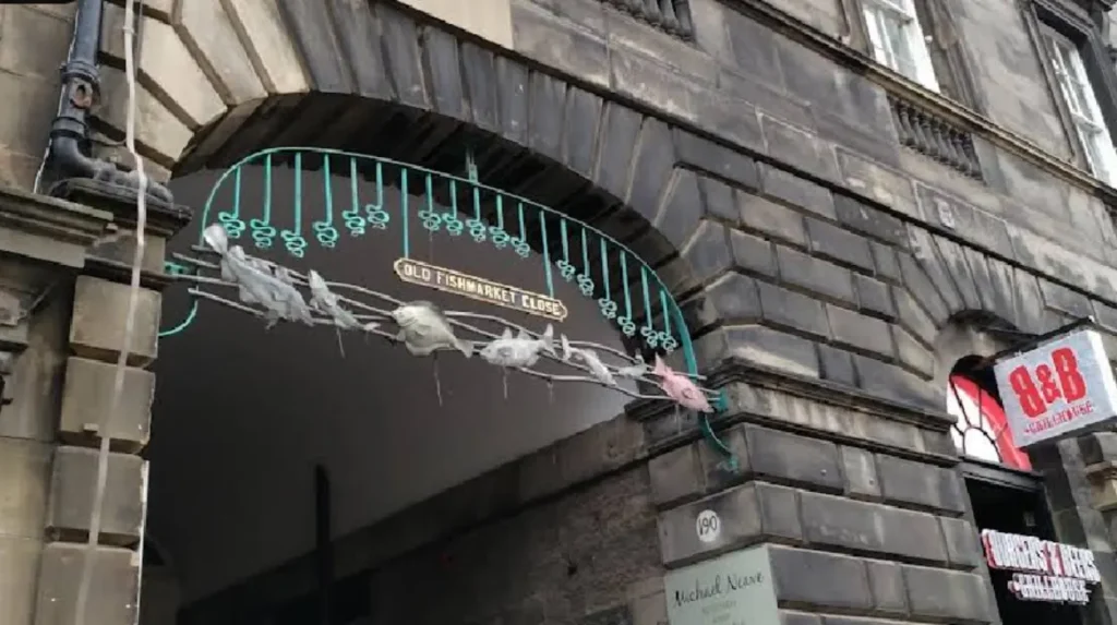 What is the History and Significance of Old Fishmarket Close Edinburgh