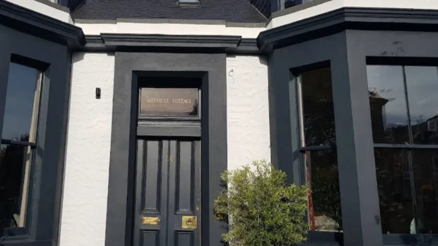 How Do You Choose and Maintain Exterior Painting in Edinburgh