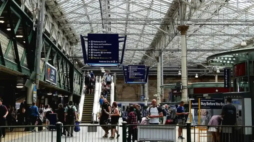 How Do You Travel From Edinburgh to Liverpool by Train?